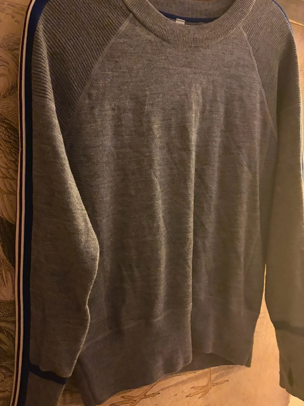 * Athleta Canyon Gray Sweater Colorblock Accent Stripe Sleeves SZ Medium *